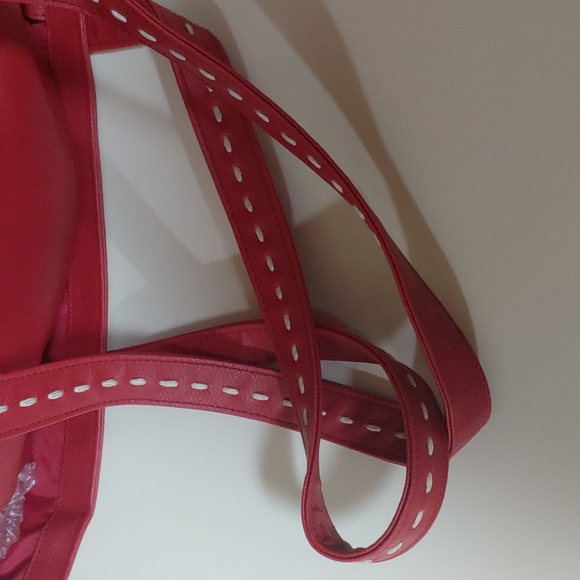 Sanrio Hello Kitty Vintage Leather Shoulder Bag - Picture 8 of 17